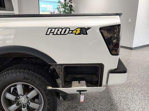 Used 2015 Nissan Titan PRO-4X w/ Pro-4x Luxury Package AWD/4WD image 10