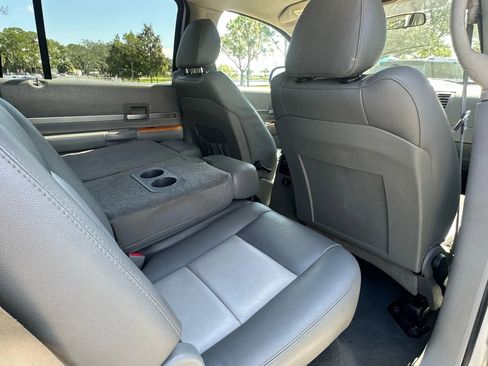 Used 2007 Chrysler Aspen Limited w/ PWR Convenience Group image 17