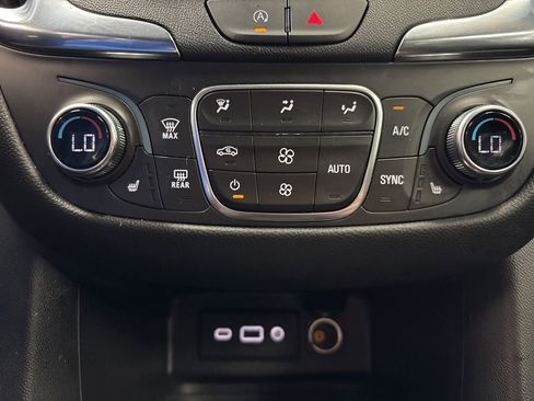 Certified 2024 Chevrolet Equinox LT FWD image 31