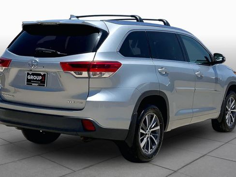 Used 2018 Toyota Highlander XLE AWD/4WD image 13