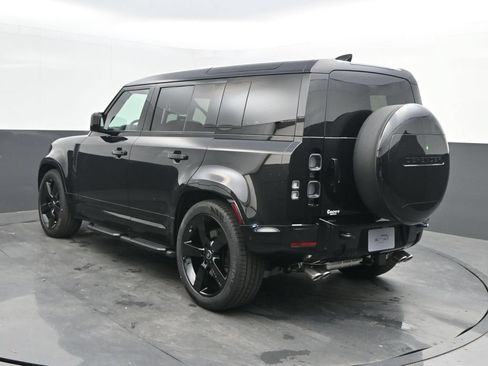 Used 2025 Land Rover Defender 110 V8 AWD/4WD image 3