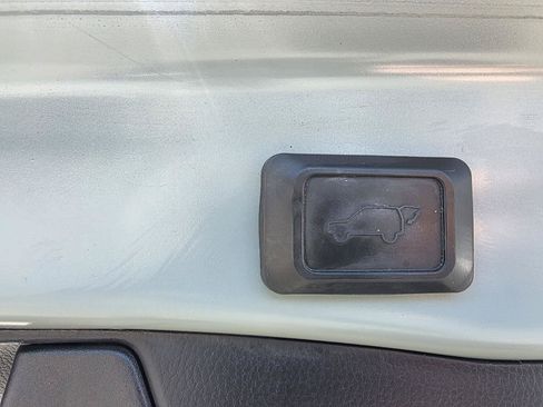 Used 2021 Toyota RAV4 XLE w/ Convenience Package AWD/4WD image 23