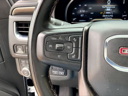 Used 2024 GMC Yukon XL AT4 w/ AT4 Premium Plus Package AWD/4WD image 46