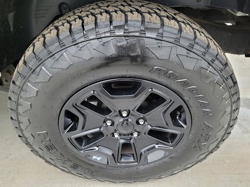 Used 2018 Jeep Wrangler Unlimited Sport image 31