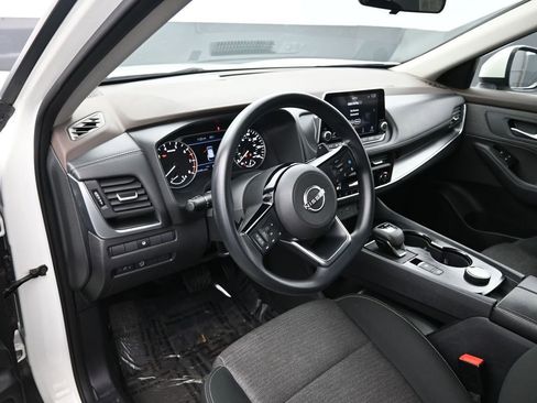 Used 2023 Nissan Rogue SV image 18