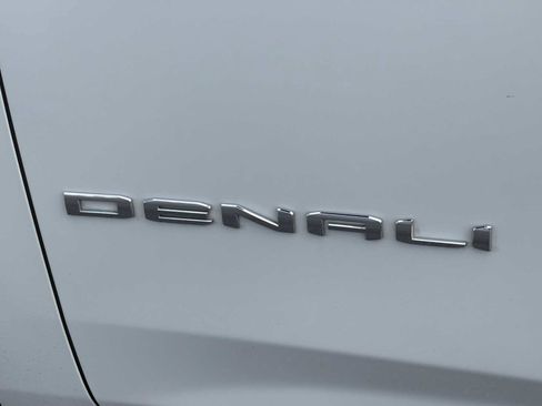 Used 2024 GMC Yukon Denali w/ Denali Reserve Package image 41