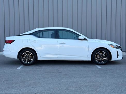 Used 2024 Nissan Sentra SV FWD image 4