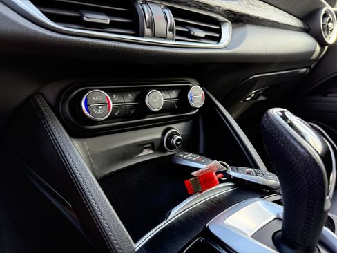 Used 2023 Alfa Romeo Stelvio Sprint RWD image 18