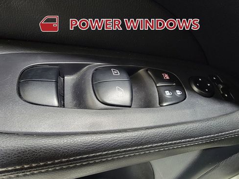 Used 2019 Nissan Pathfinder Platinum w/ Cargo Package image 27