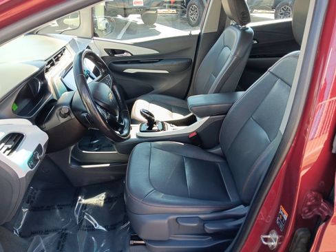 Used 2019 Chevrolet Bolt Premier w/ Infotainment Package FWD image 9