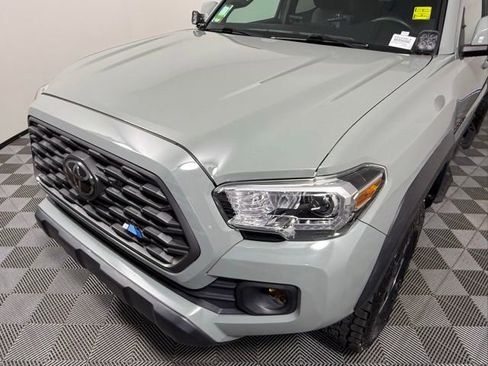 Used 2022 Toyota Tacoma TRD Off-Road w/ Technology Package image 14