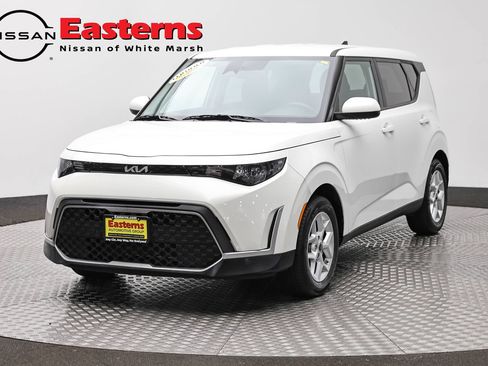 Used 2024 Kia Soul LX w/ Option Group 015 FWD image 1