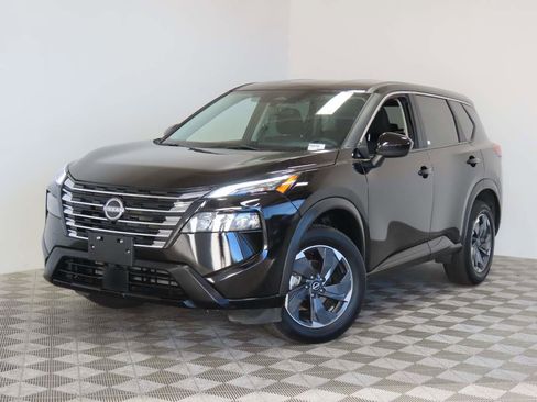 Used 2024 Nissan Rogue SV image 1