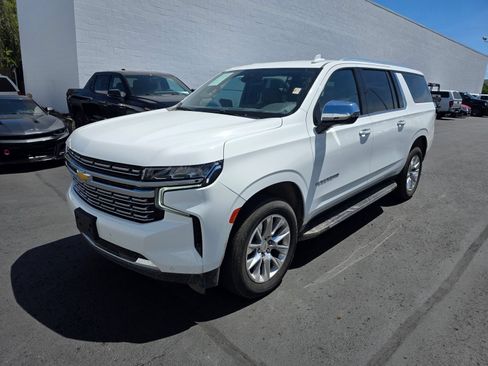 Used 2024 Chevrolet Suburban Premier AWD/4WD image 2
