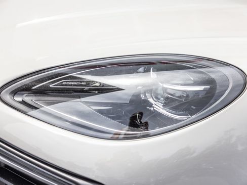 Certified 2023 Porsche Macan AWD/4WD image 22