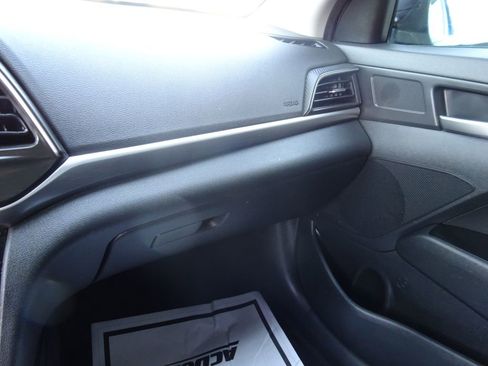 Used 2019 Hyundai Elantra SE w/ Cargo Package FWD image 27