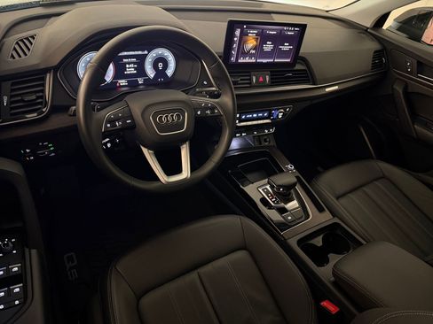 Certified 2025 Audi Q5 2.0T Premium w/ Convenience Plus Package AWD/4WD image 4