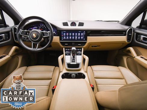 Used 2023 Porsche Cayenne Platinum Edition image 13