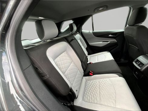 Used 2018 Chevrolet Equinox LS FWD image 25