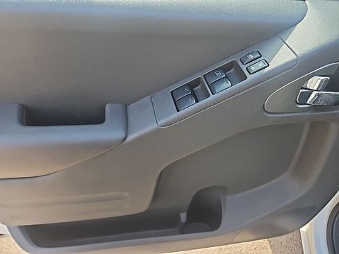 Used 2019 Nissan Frontier PRO-4X image 23