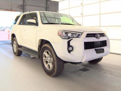 Used 2024 Toyota 4Runner SR5 AWD/4WD image 3