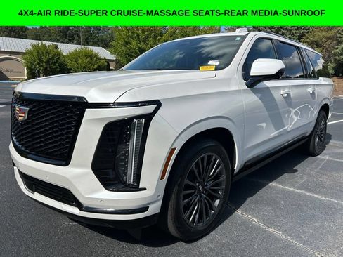 Used 2025 Cadillac Escalade ESV Sport Platinum AWD/4WD image 1