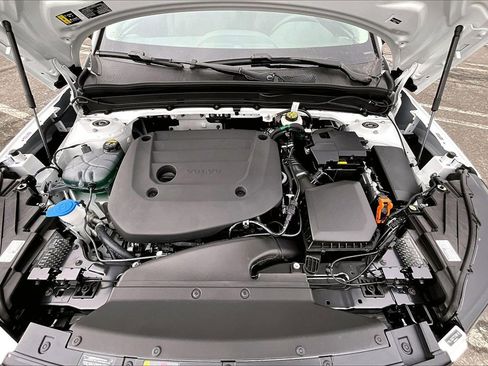 New 2026 Volvo XC40 B5 Plus w/ Protection Package Premier image 12