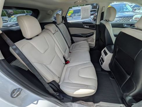 Used 2017 Ford Edge Titanium w/ Equipment Group 302A AWD/4WD image 21