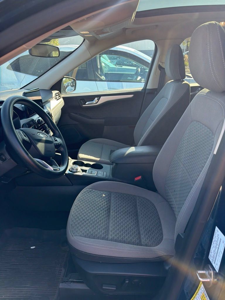 Used 2020 Ford Escape SE FWD image 5