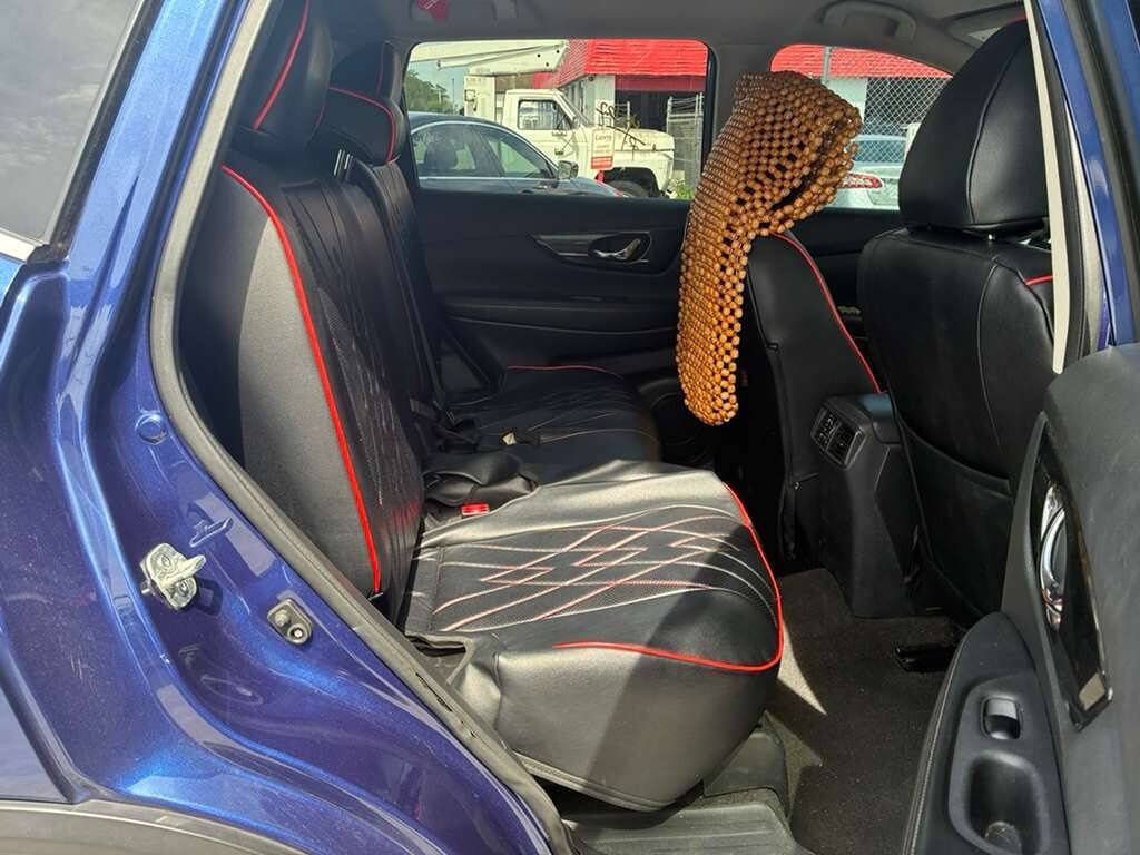Used 2018 Nissan Rogue S w/ S Value Package FWD image 10
