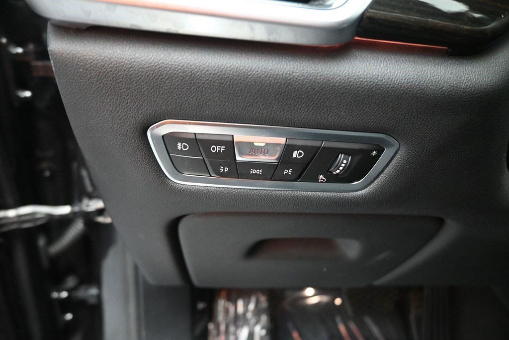 Used 2019 BMW X5 xDrive40i w/ Premium Package 2 AWD/4WD image 17