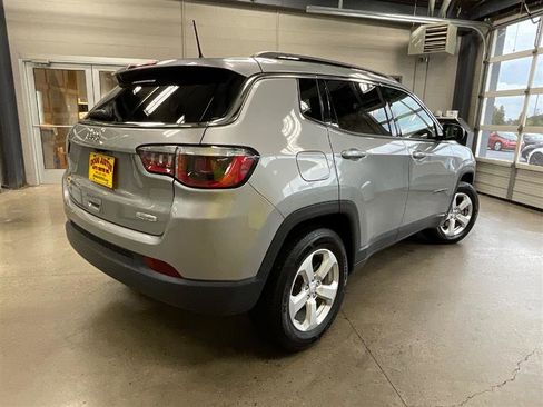 Used 2020 Jeep Compass Latitude image 5