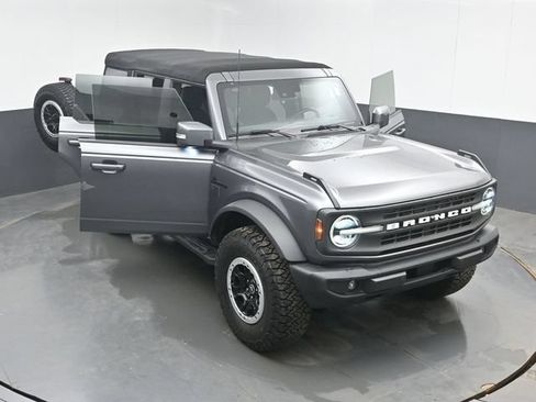Used 2022 Ford Bronco Outer Banks w/ Sasquatch Package AWD/4WD image 50