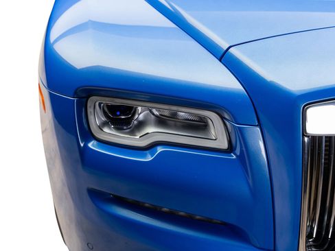 Used 2017 Rolls-Royce Dawn Base image 10