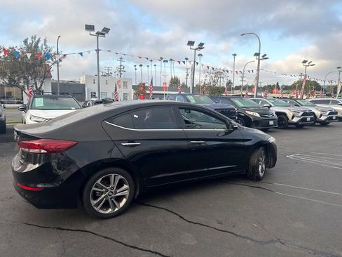 Used 2017 Hyundai Elantra Limited FWD image 4