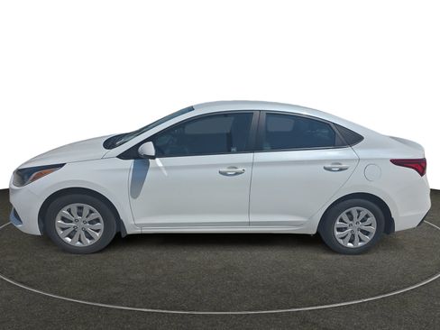 Used 2021 Hyundai Accent SE FWD image 2