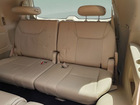 Used 2013 Lexus LX 570 4WD w/ Luxury Pkg image 9