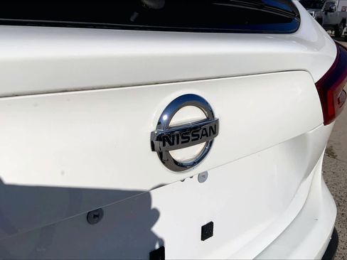 Used 2022 Nissan Rogue Sport S image 9