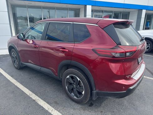 Used 2024 Nissan Rogue SV AWD/4WD image 6