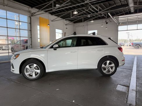 Used 2020 Audi Q3 2.0T Premium Plus w/ Premium Plus Package image 12