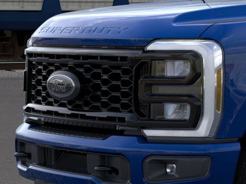 New 2026 Ford F250 Lariat w/ Black Appearance Package image 17