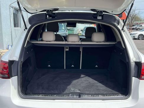 Used 2022 Mercedes-Benz GLC 300 w/ Premium Package Lite image 10