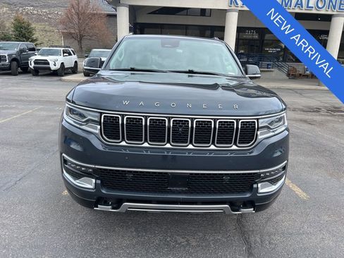 Used 2023 Jeep Wagoneer Series III w/ Premium Group I image 2