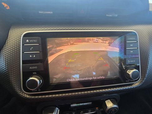 Used 2018 Nissan Kicks SV FWD image 15