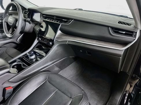 Used 2023 Jeep Grand Cherokee L Limited w/ Luxury Tech Group II AWD/4WD image 37