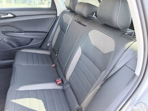 Used 2022 Volkswagen Taos SEL image 17