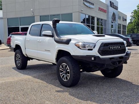 Used 2023 Toyota Tacoma TRD Sport w/ Advanced Technology Package AWD/4WD image 13