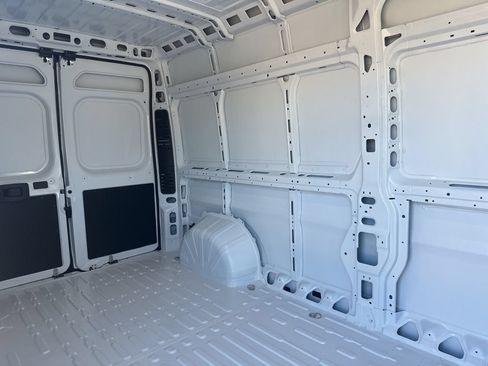 New 2025 RAM ProMaster 2500 w/ Convenience Group FWD image 25