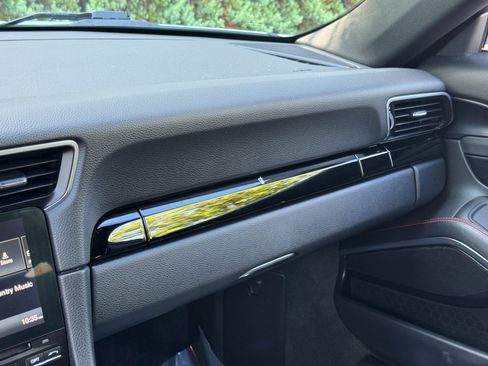 Used 2019 Porsche 911 Carrera image 40