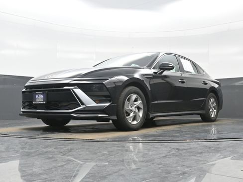 Used 2025 Hyundai Sonata SE image 25